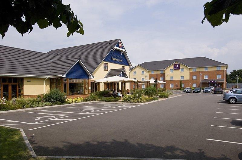 Premier Inn Swindon Central Kültér fotó