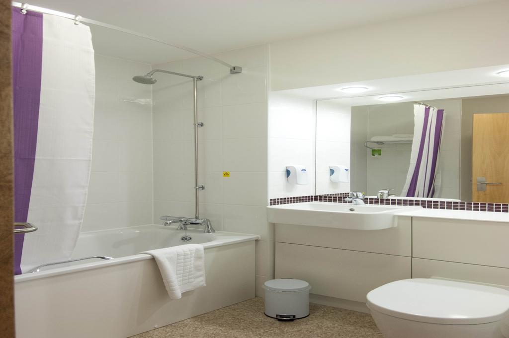 Premier Inn Swindon Central Kültér fotó