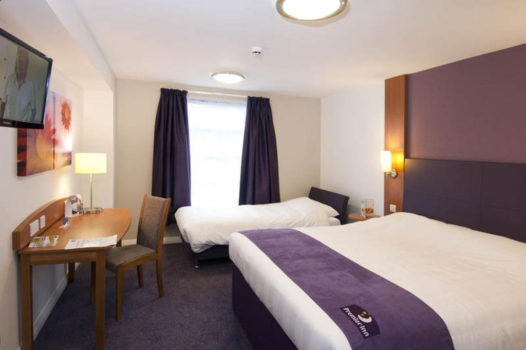 Premier Inn Swindon Central Szoba fotó
