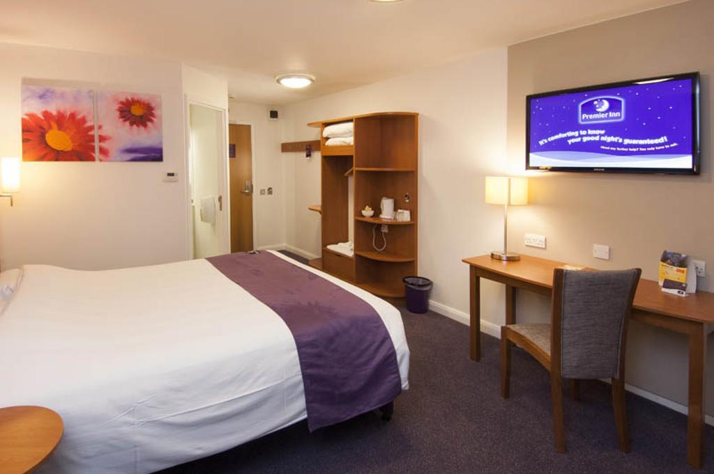 Premier Inn Swindon Central Kültér fotó