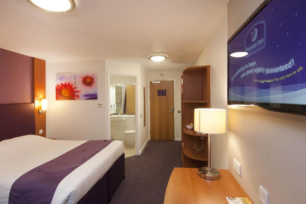Premier Inn Swindon Central Kültér fotó